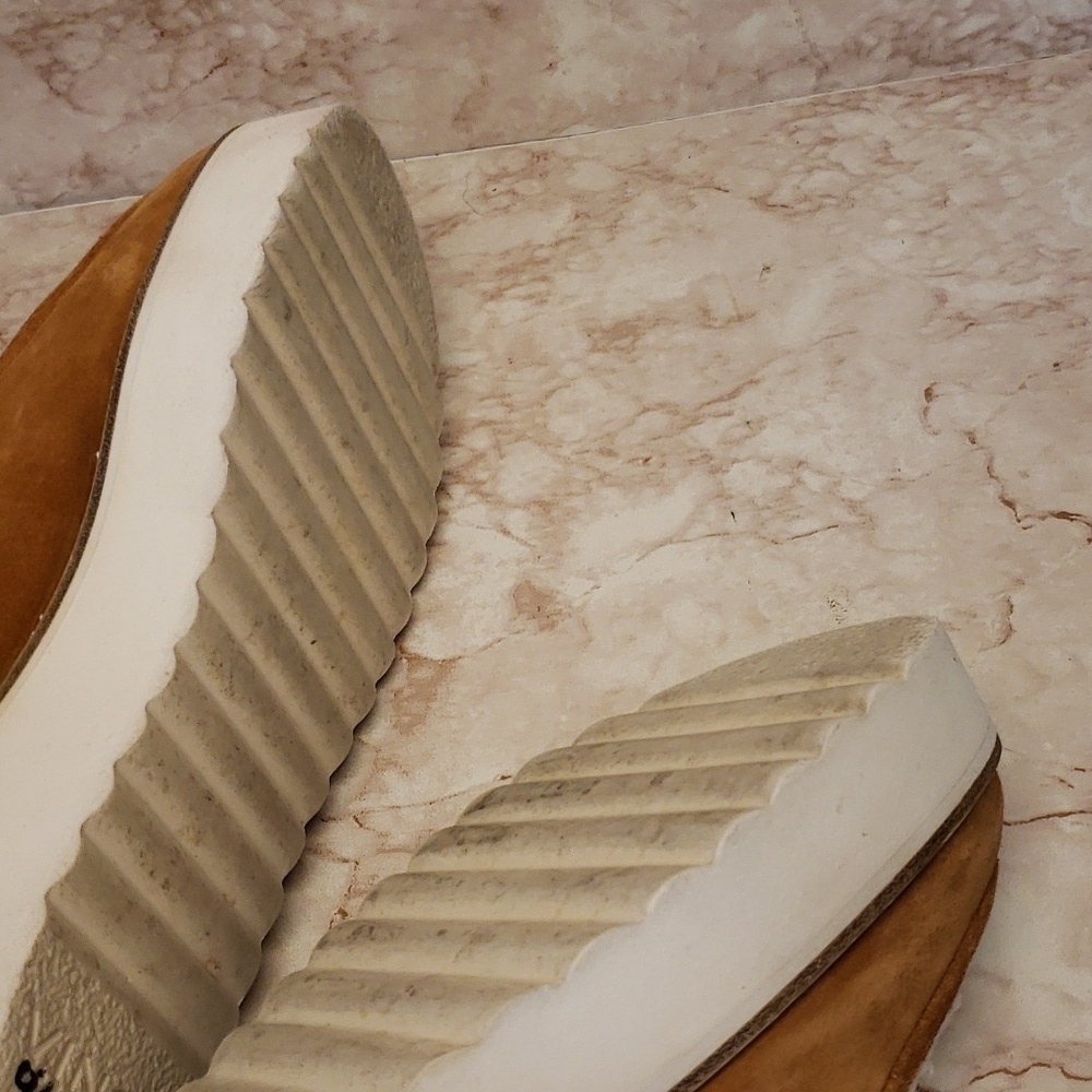 Vince tan suede and cream faux sherpa platforms women's loafers size 9 - Picture 8 of 8